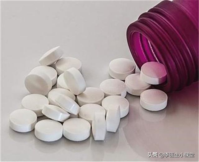 痛风发作怎么办一招教你缓解痛风,痛风发作疼痛难耐三招快速缓解