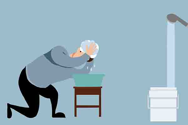 头皮上出小脓包出油,头皮出油起疙瘩有头屑