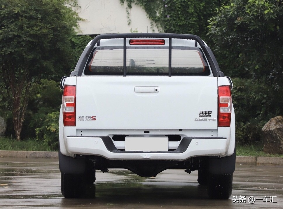 2.5T柴油发动机+分时四驱，五十铃新款瑞迈S，“小货车”变精致了