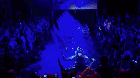 特写|当硅⾕CFO成为瘫痪的哑巴