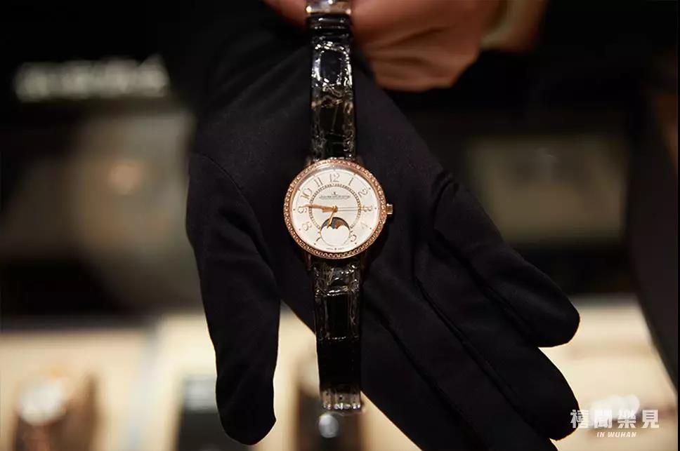 我膨胀了，在武商世贸广场的黄金珠宝手表区逛痴了迷