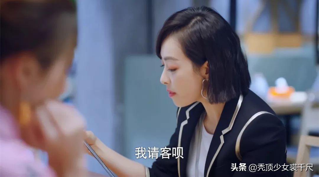 宋茜优雅随性彰显魅力,欣赏宋茜的正确打开方式