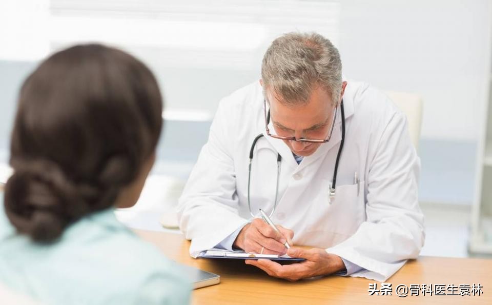 为什么年纪一大腿就容易变形为什么年纪大了腿就不如以前的直了