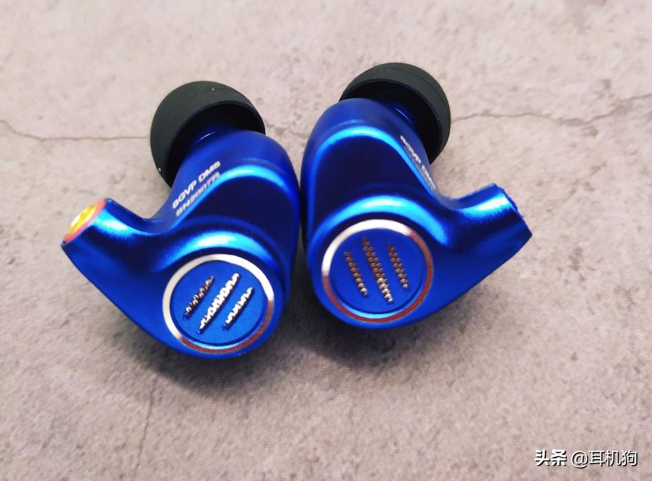 七单元旗舰耳机,价格高配置低却持续热卖