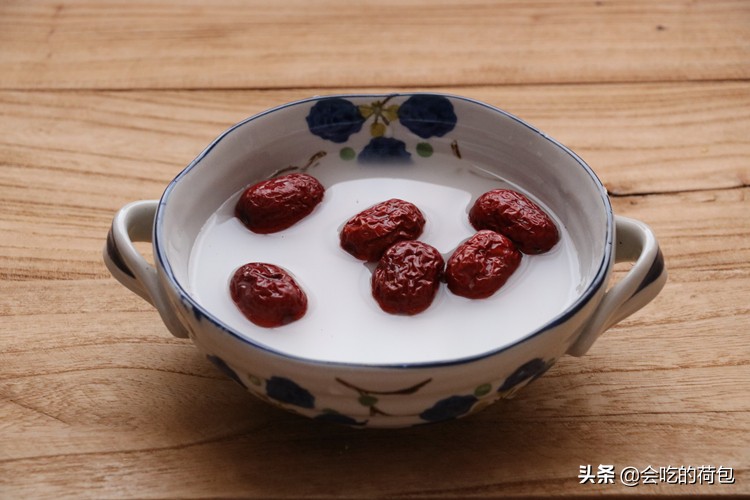 木耳红枣最佳吃法,红枣蒸木耳