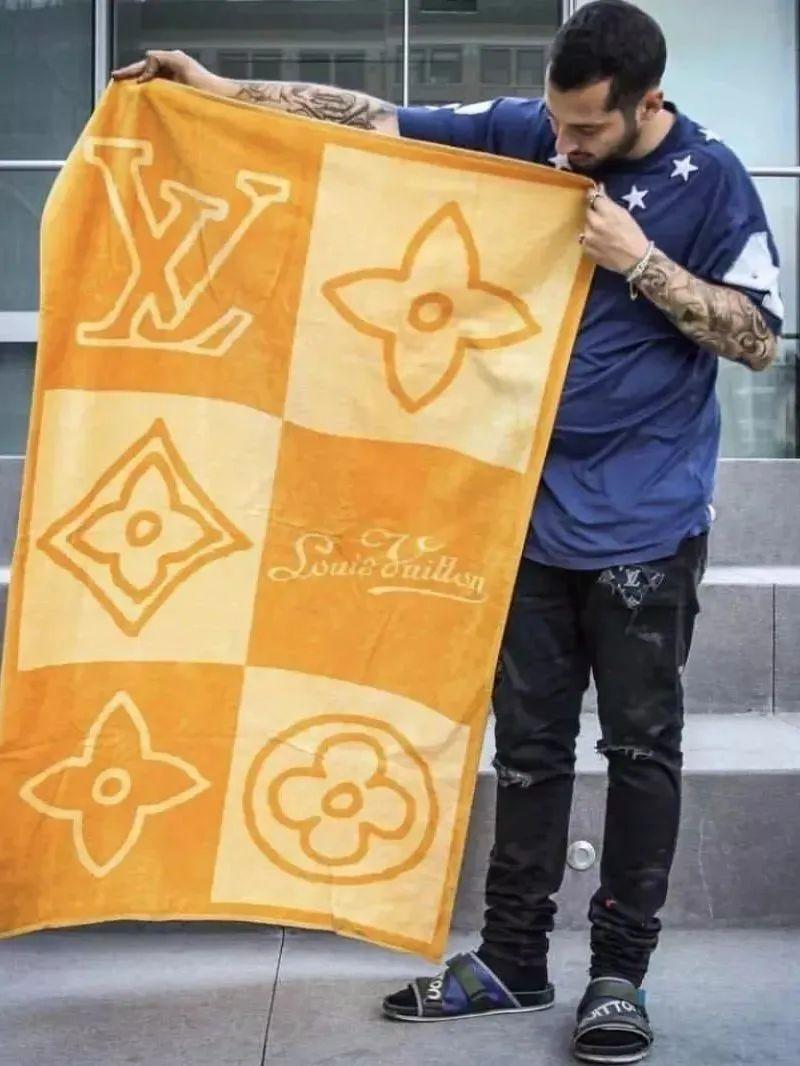 碧梨主打潮牌,碧梨和lisa相比谁更厉害