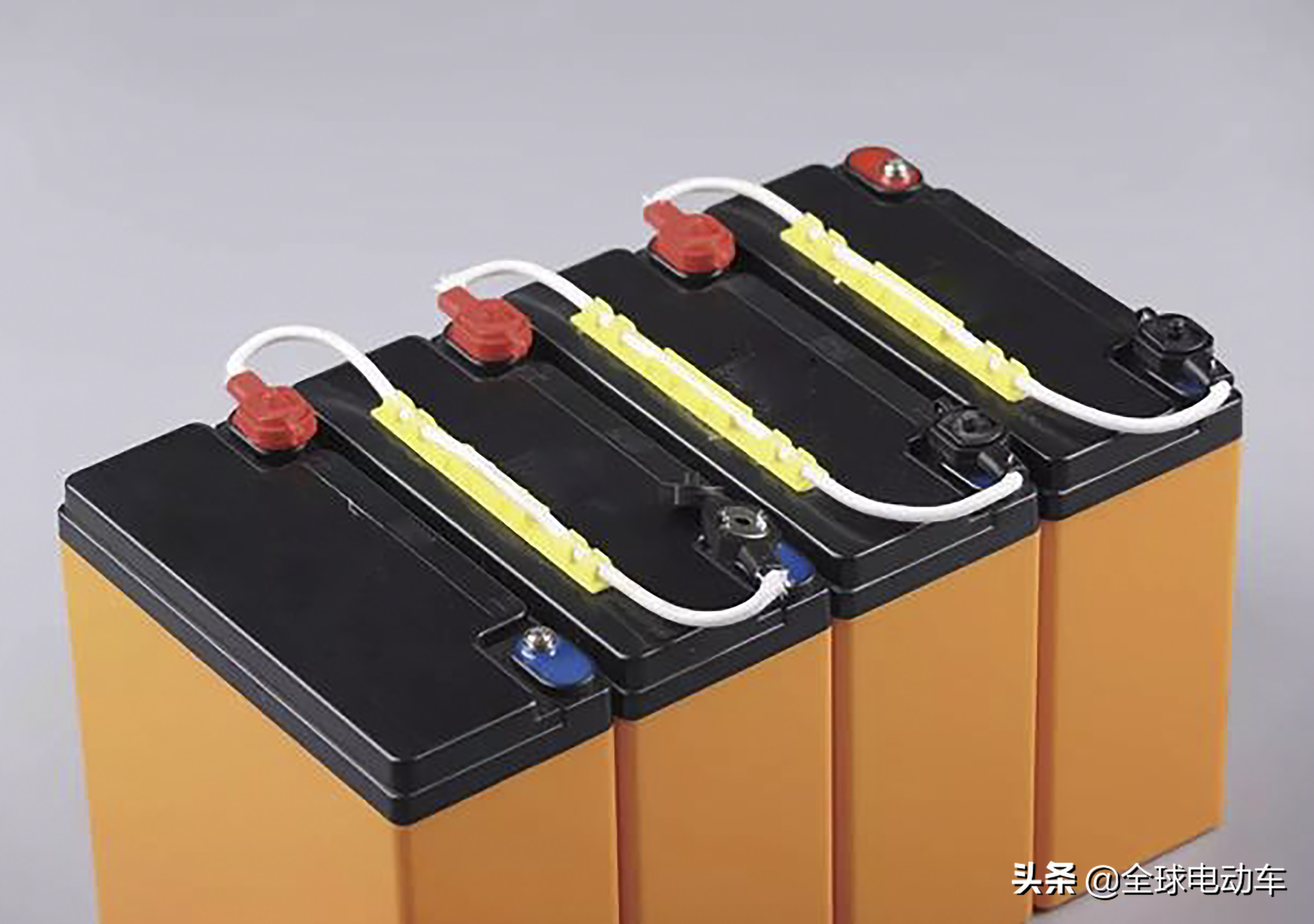 电动车原装电瓶2年就坏了正常吗,电动车电瓶一年多就坏了怎么维权