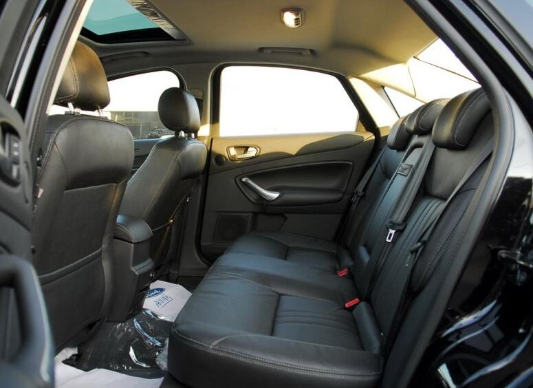 十三万公里蒙迪欧值得购买吗,福特蒙迪欧2023款落地价5万元