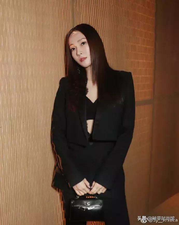 郑秀妍离开sm后在韩国过得怎么样,郑秀妍手拿包爱马仕