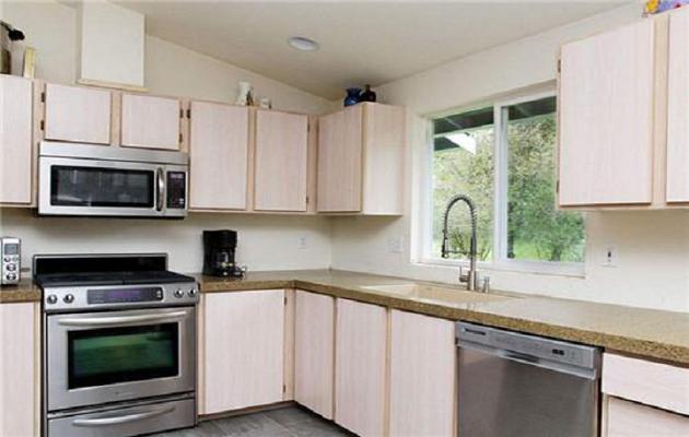 别家做饭有油烟倒灌进自家厨房,老房子油烟管道漏烟怎么办