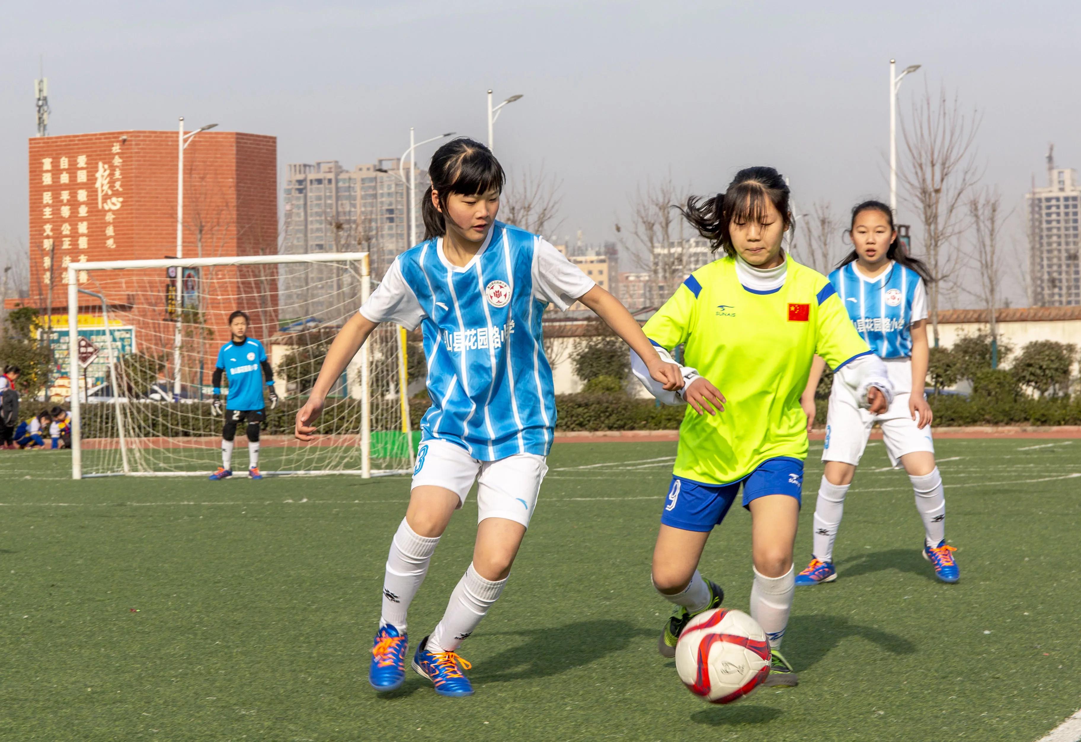 鲁山教育扶贫送教,足球送教下乡