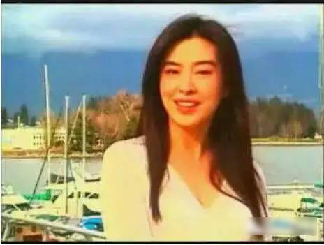 王祖贤依旧美艳动人,曾经的一代女神王祖贤也初现老态