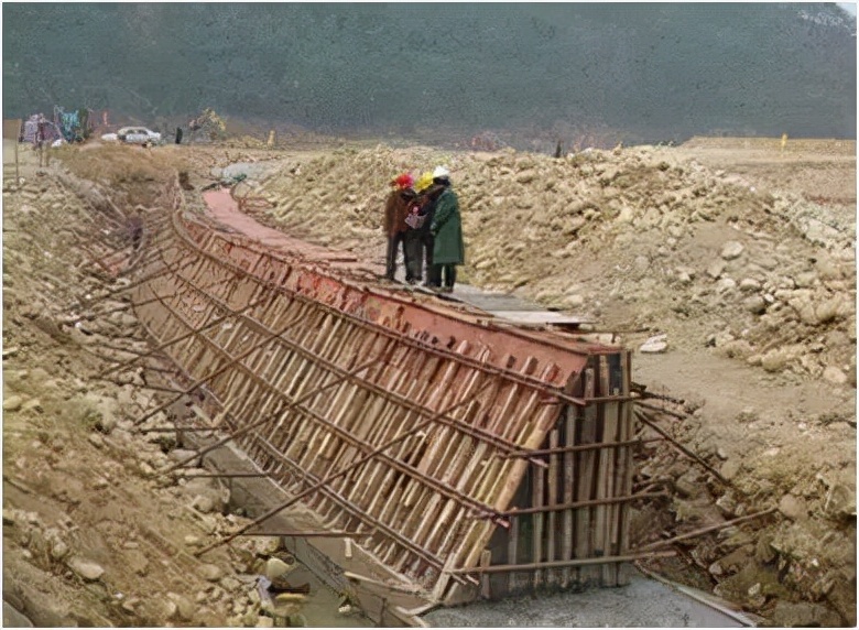 高速公路路基路面施工工艺流程,最新公路路基施工标准