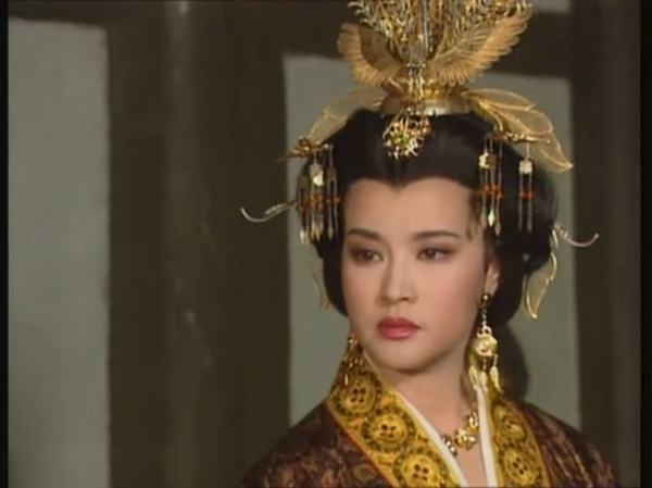 武则天年过76，仍与两位美貌男宠花天酒地，8年后才发现她真高明