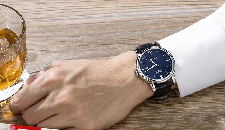 情侣表排行榜前十名万元以内,万元以内的表