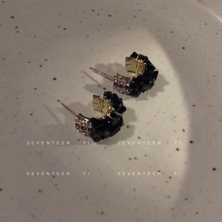 适合二十岁女生的轻奢品牌,适合年轻人的轻奢品牌