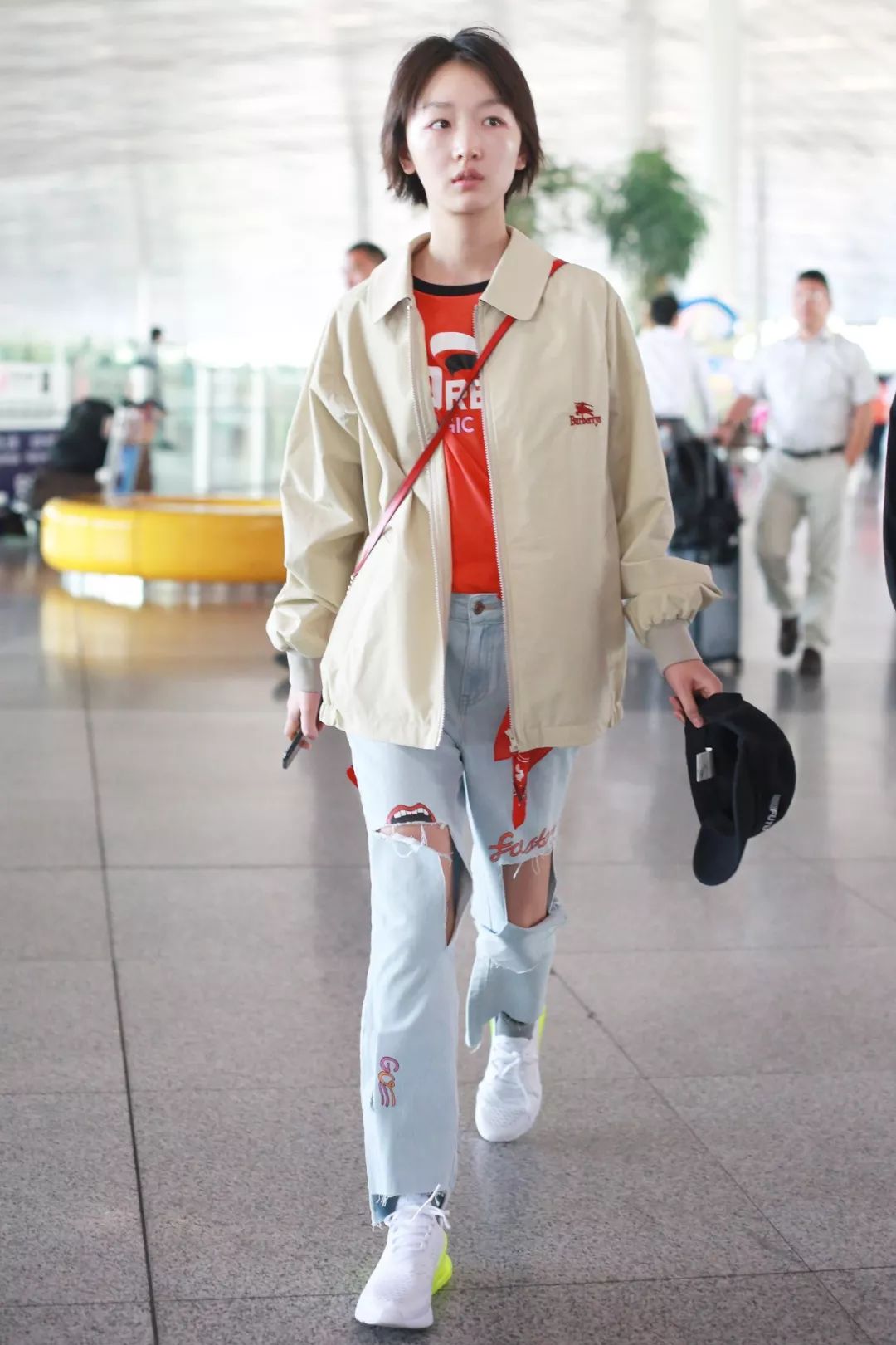 周冬雨变美女,周冬雨变好看了