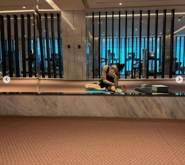 张柏芝露脐马甲线,张柏芝穿露脐装现身