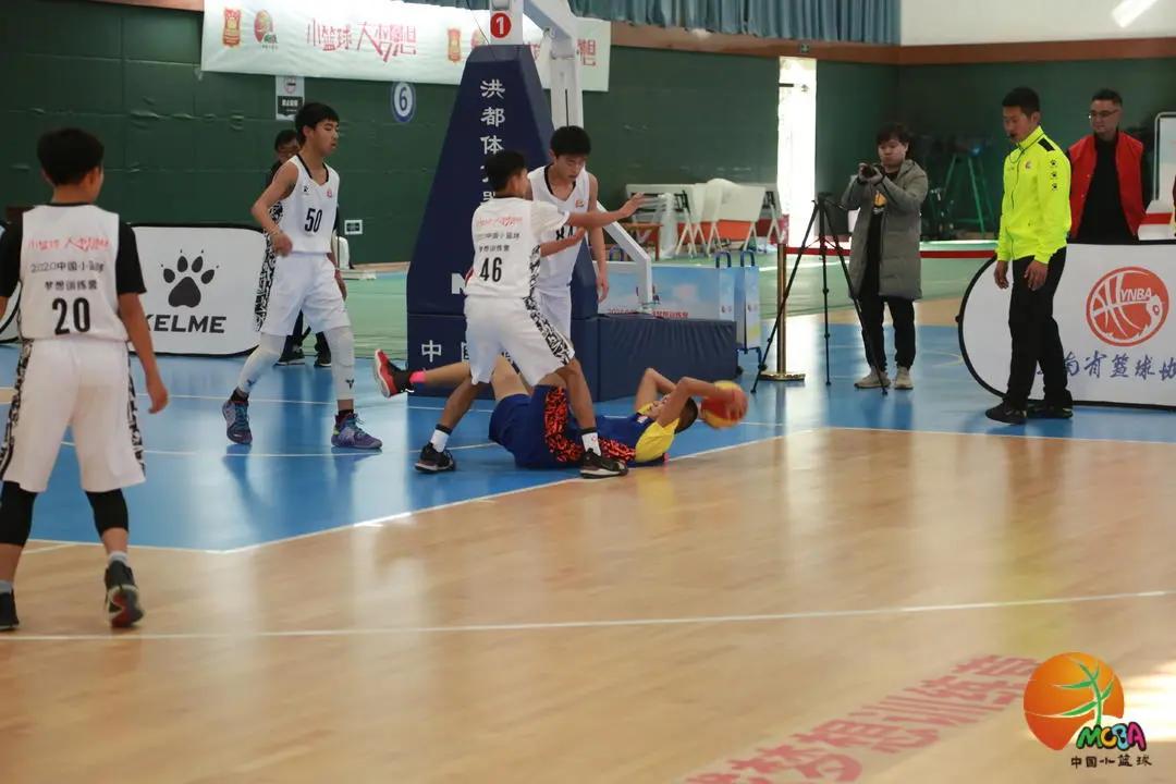 打篮球小伤怎么处理,打篮球常见的损伤及处理方法