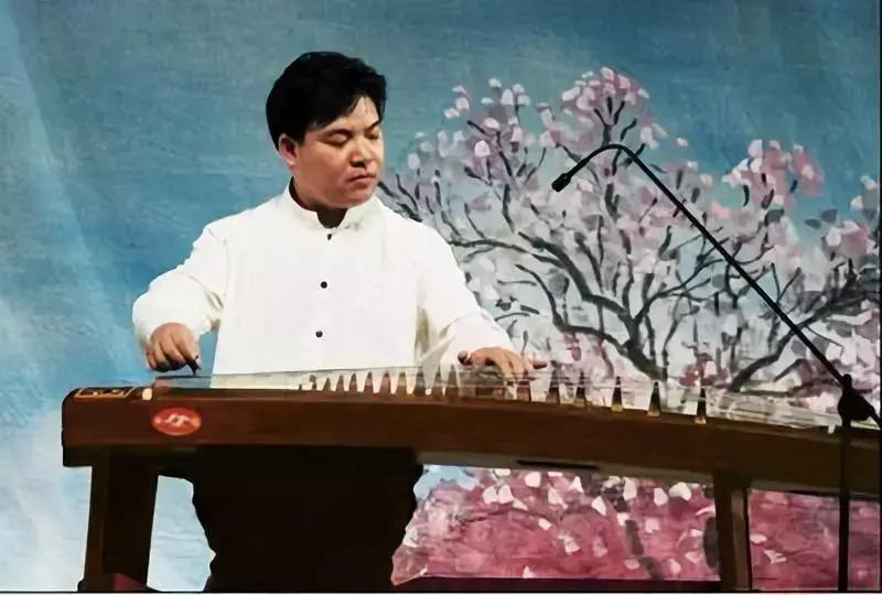 古筝4颤音怎么弹得好听,古筝的颤音是什么时候颤