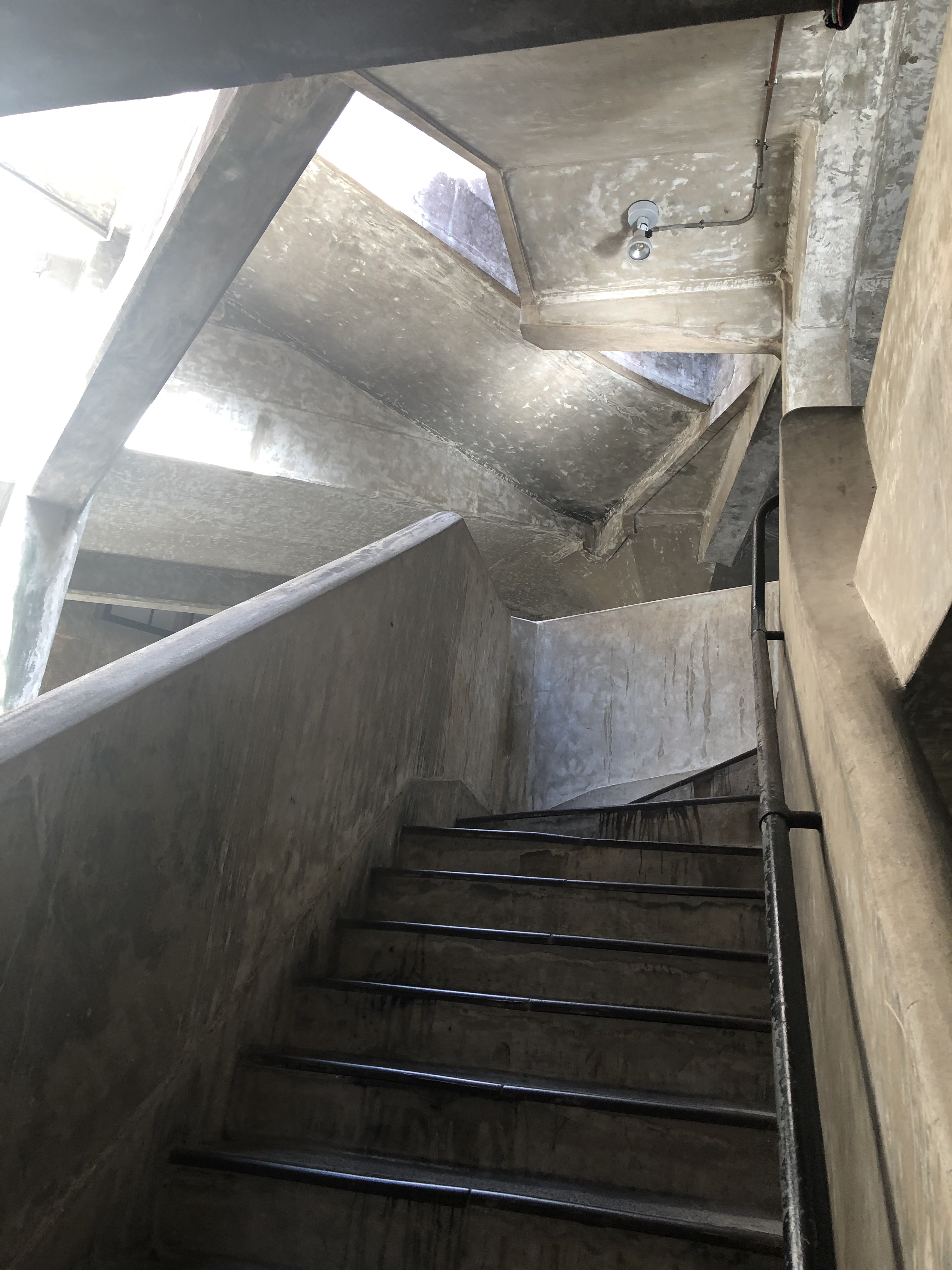 上海虹口区的百年老楼内部结构诡异，还是电影《小时代》的取景地