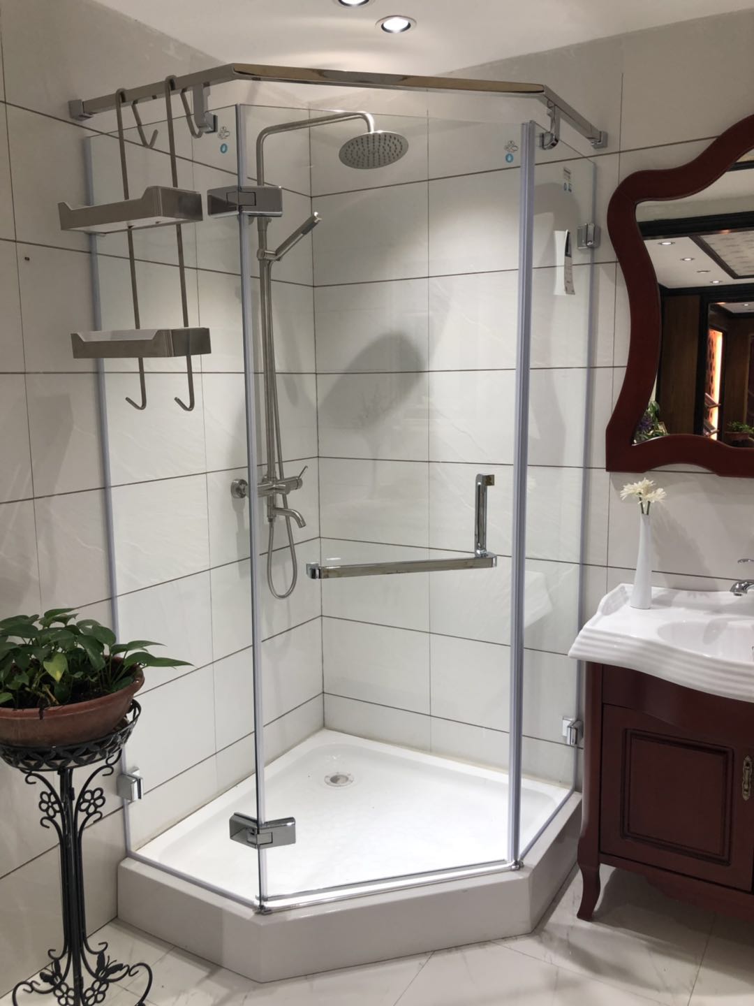 卫生间浴室柜马桶淋浴房搭配,卫生间淋浴房马桶洗手盆如何布置