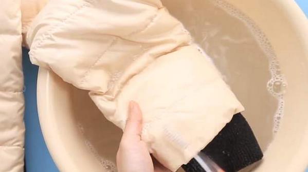 洗羽绒服的正确方法文字,洗羽绒服的正确方法白醋加牙膏