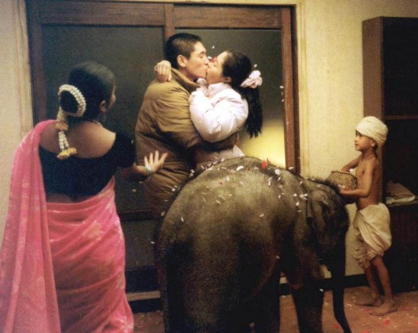 《绿洲》爱恋仅存于白鸽的幻象中，一部看完让人压抑的爱情电影