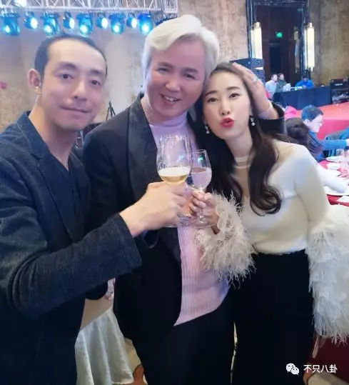 张庭夫妇旗下的微商成员,张庭的微商团队有多大