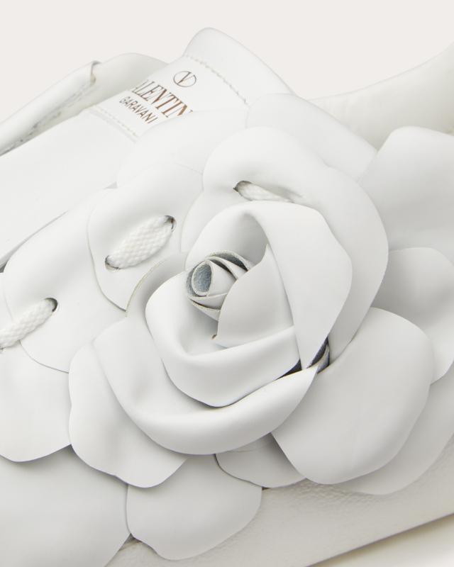 华伦天奴大秀红毯,华伦天奴粉红色红毯