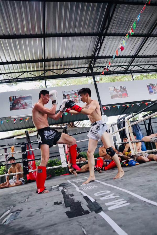 中国小伙在泰国拳馆,泰国开拳馆的中国人