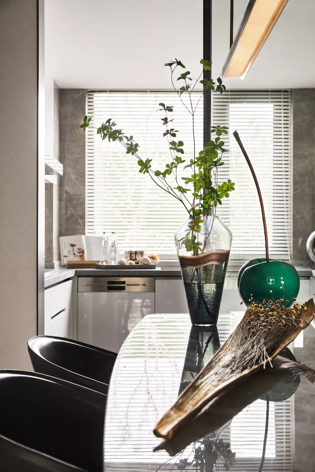 温柔不失高级的现代简约风住宅,住宅的现代简约主义风格