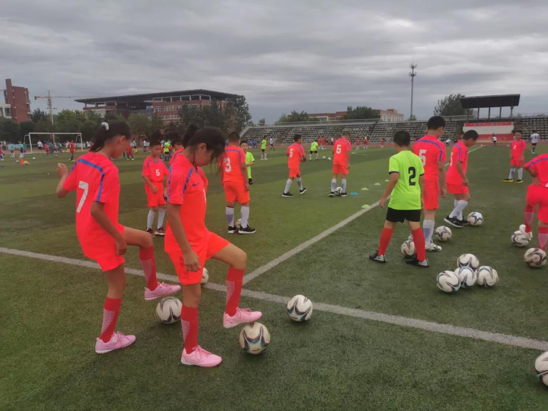 足球训练营寒假封闭,体育训练营寒亭