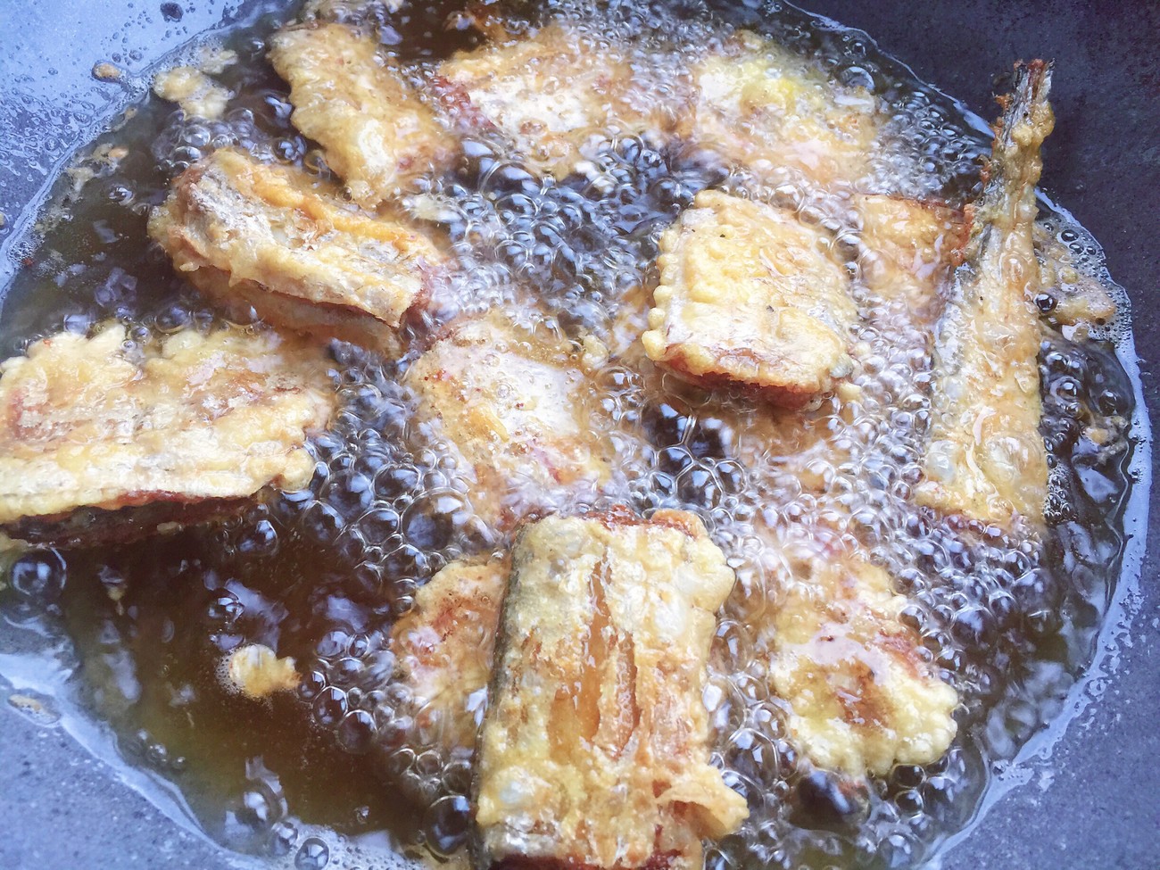 炸鱼面糊怎么调最简单的,炸鱼面糊用面粉怎么调