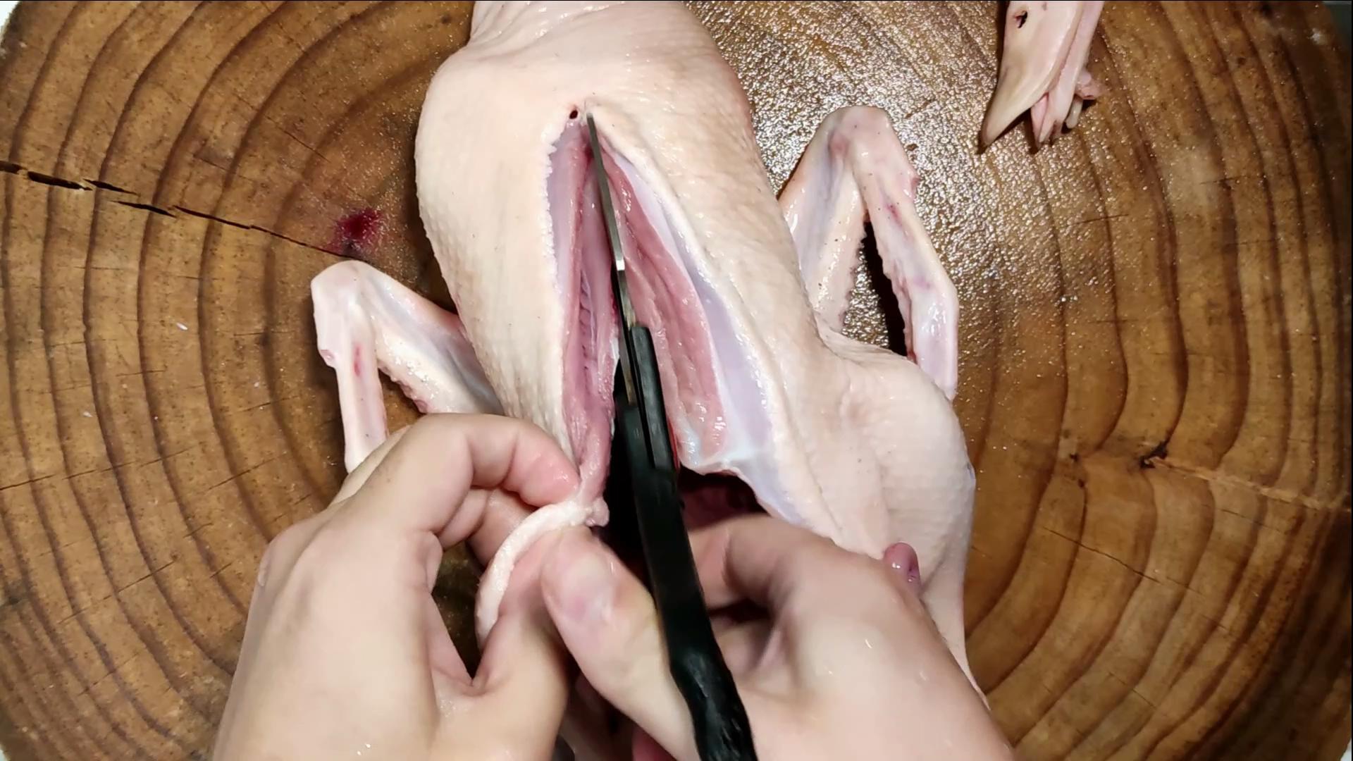 鸭子哪五个部位不能吃,鸭子有寄生虫吗