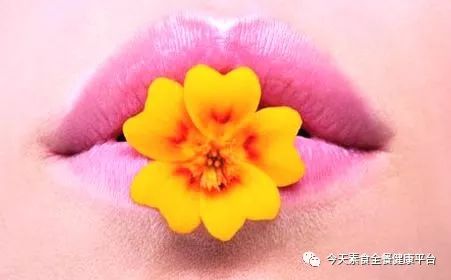 有口臭真的超尴尬都不敢开口说话,开口说话口臭尴尬