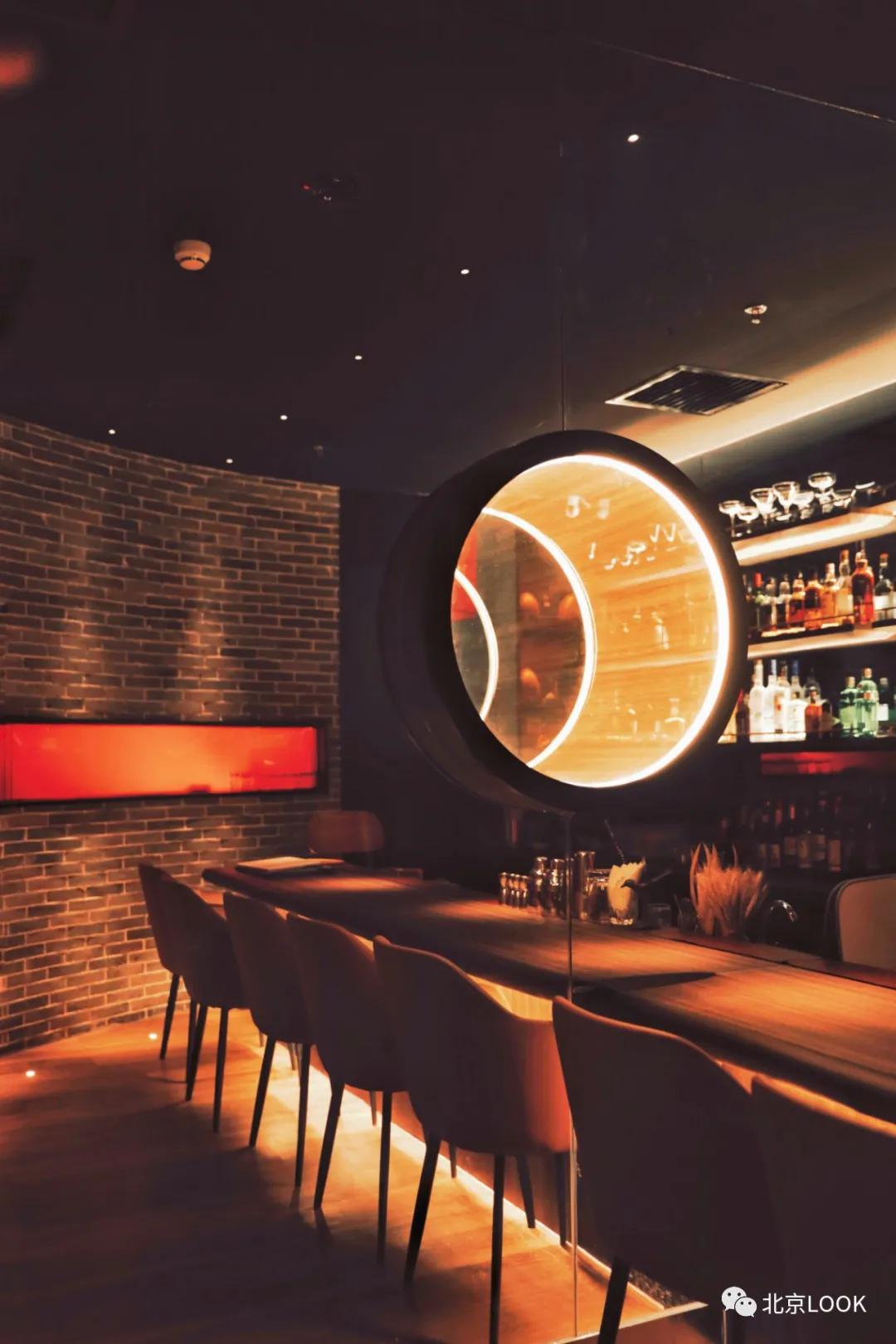 国贸旁边的楼顶酒吧,国贸下的酒