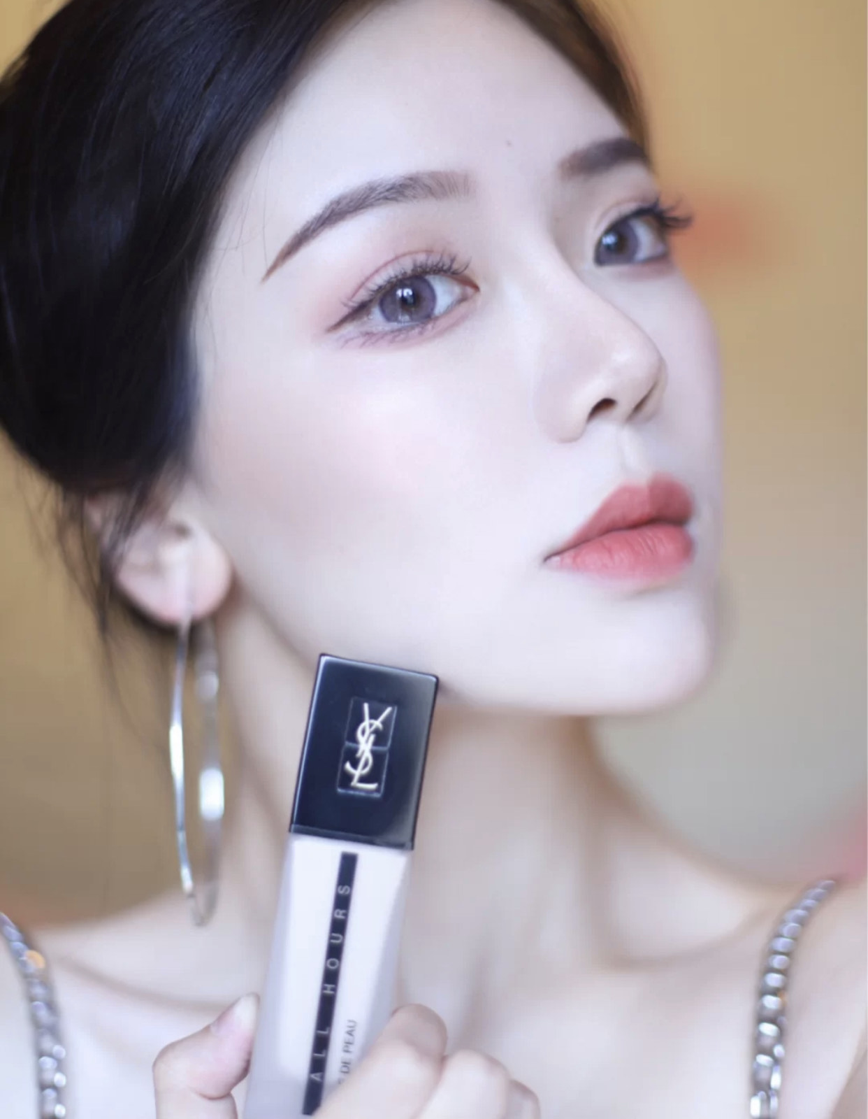 ysl恒久粉底和雅诗兰黛沁水哪个好,年度干皮最爱的粉底液