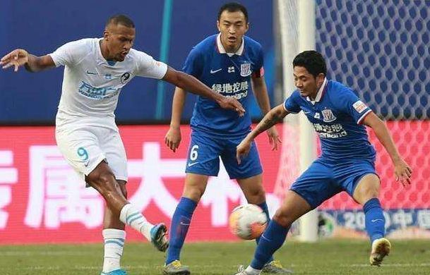 中超联赛首轮战罢,中超收官争冠悬念周末见分晓