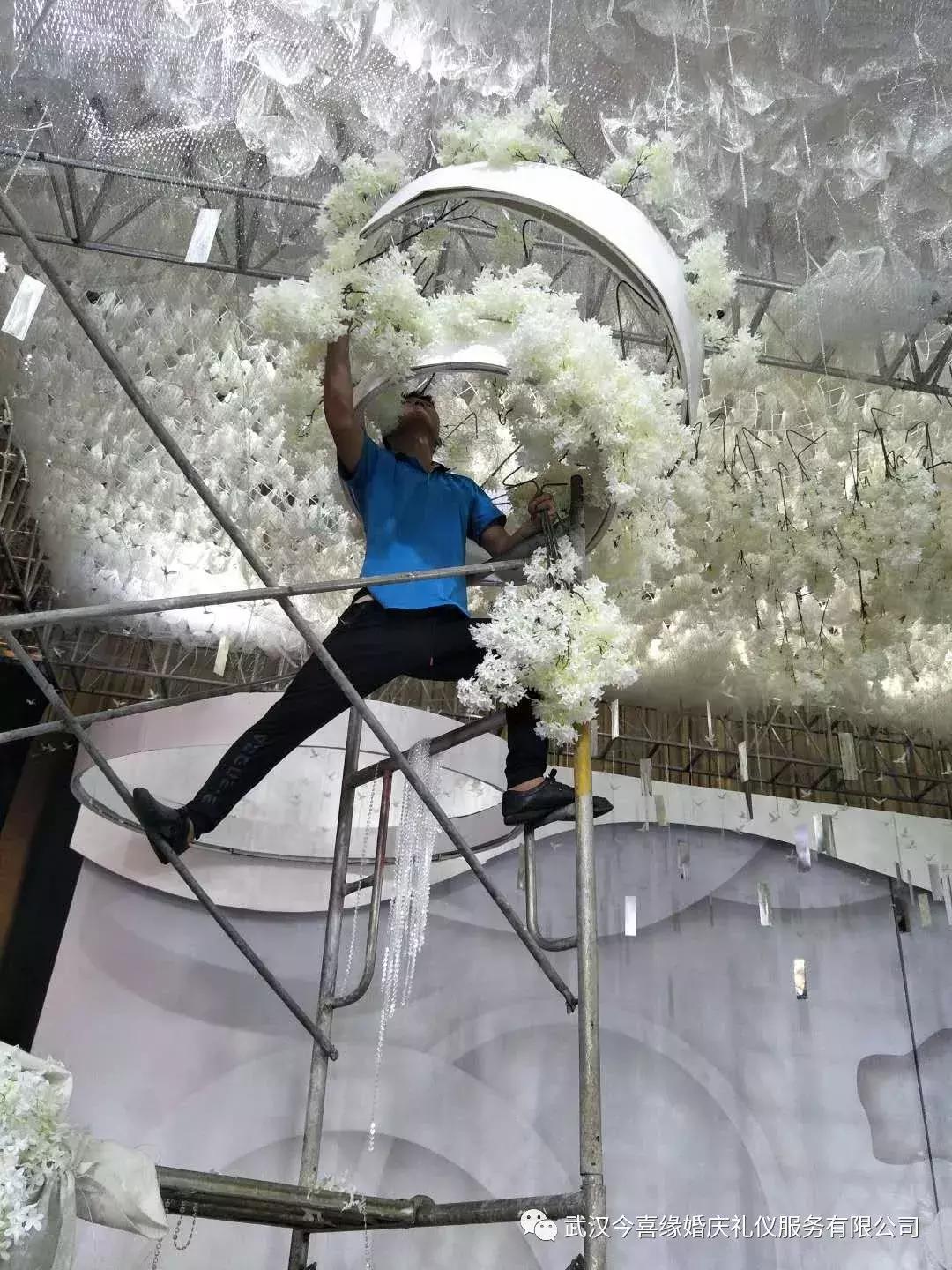 何超盈过大礼什么意思,何猷君晒姐姐何超盈过大礼仪式照