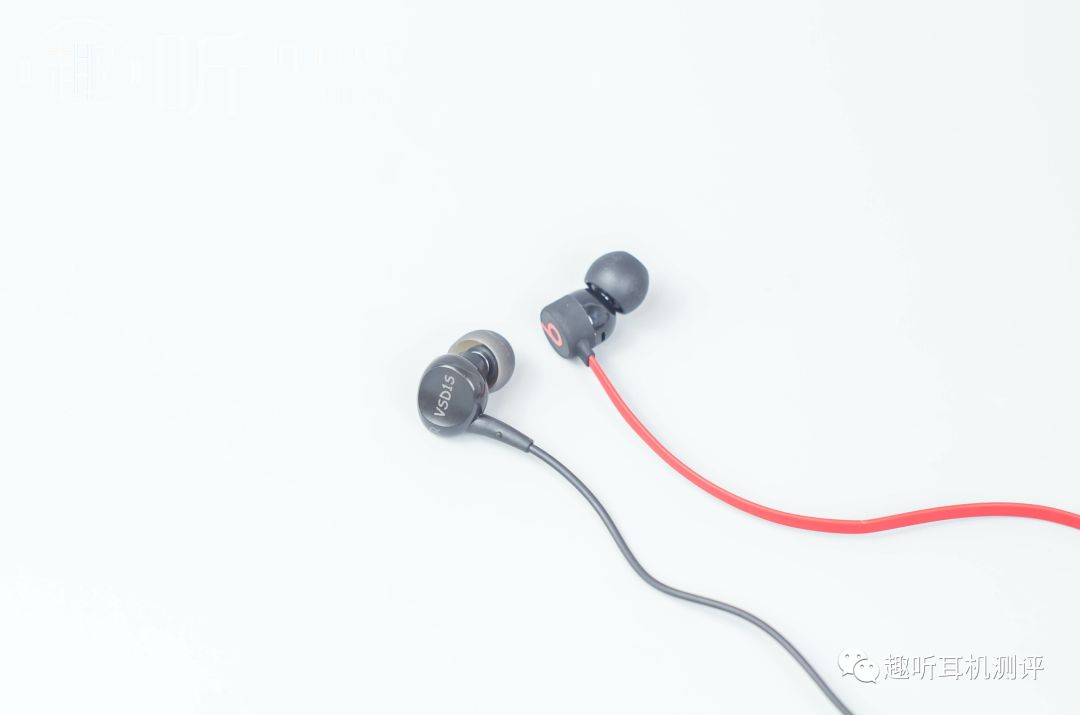 urbeats3入耳式耳机开箱,beats3蓝牙头戴式耳机评测