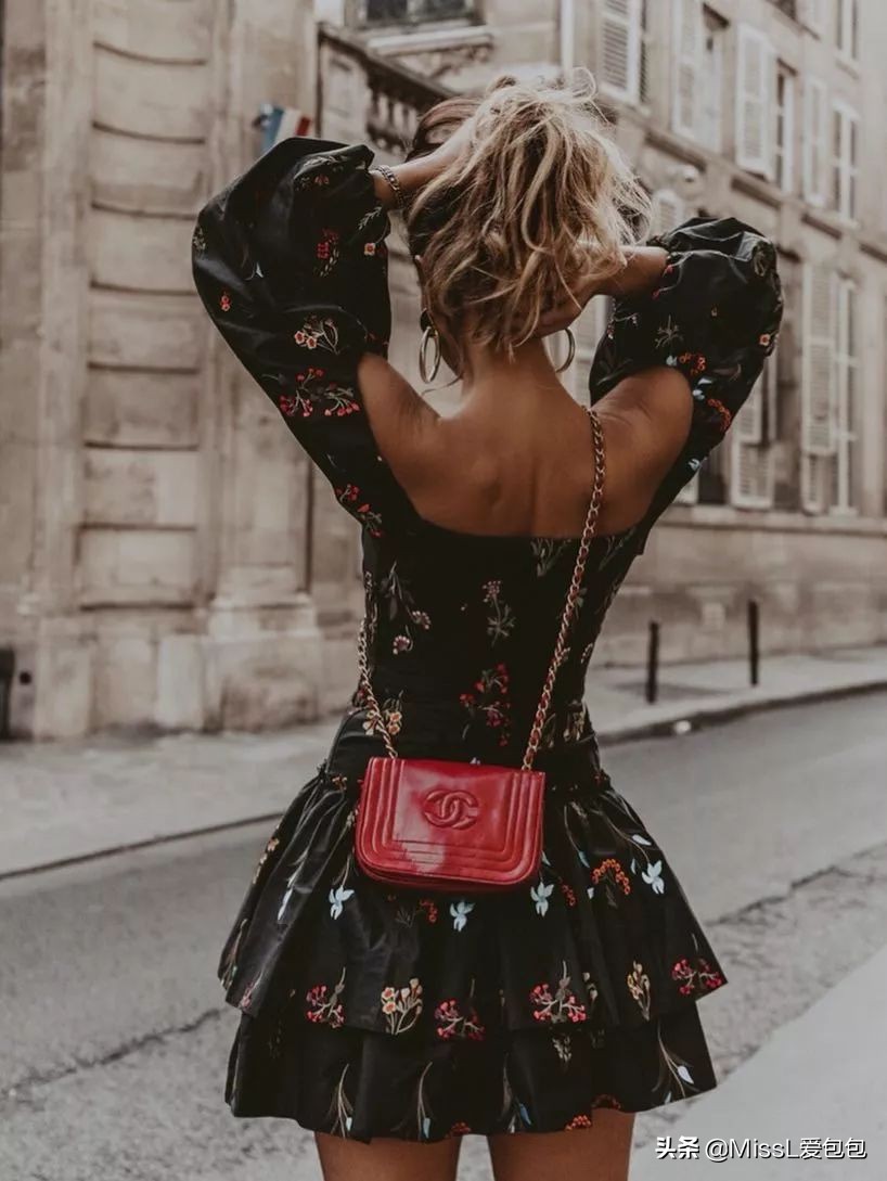 有哪些手袋既经典又时髦呢,时髦氛围感的必备单品迷你手袋