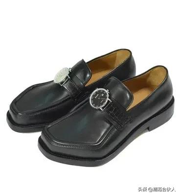 你认识VANS的一脚蹬，却未必知道这一双