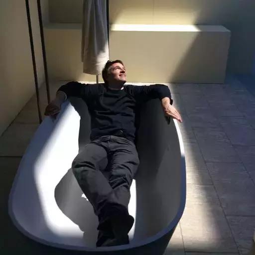 厉害了，这才真正的日光灯，光线再不好的屋也能享受阳光普照了！