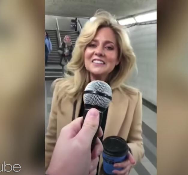 老外留学后回国摆摊,意大利留学生回国摆地摊