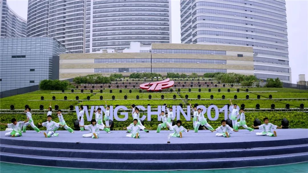 一个小孩的足球梦想有多难,足球小男孩梦想