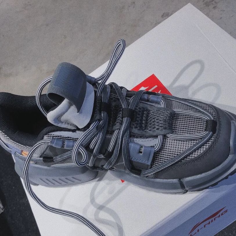 矮个子女生穿什么运动鞋好看,女生百搭运动鞋高级感