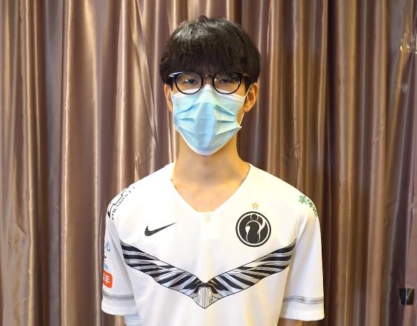 霸哥歪头cos,霸哥cosplay视频