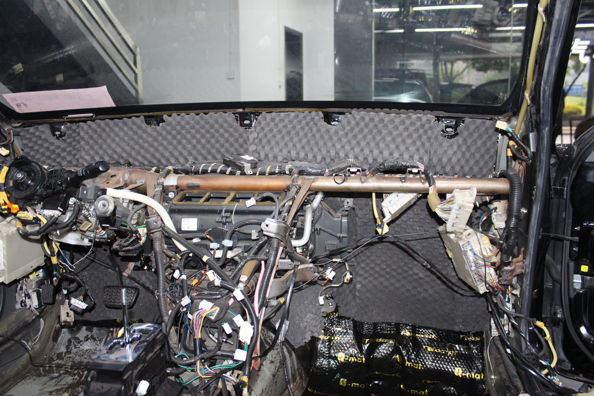 丰田皇冠2018款隔音什么水平,丰田皇冠隔音实测