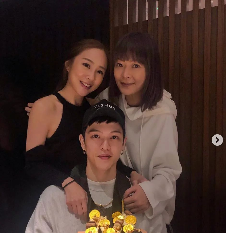 “为法制咖不惜撬了闺蜜墙脚”？是她真被下降头还是*脑洗**包来作妖